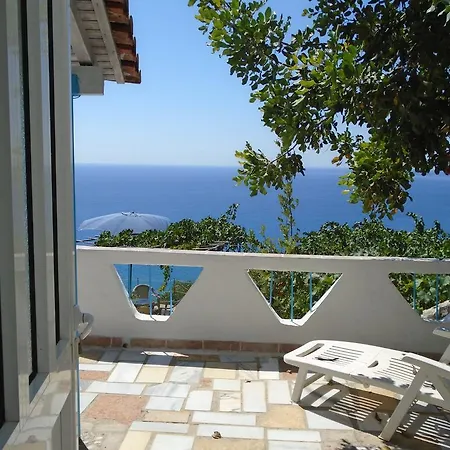 Giota & Antonia Koróni